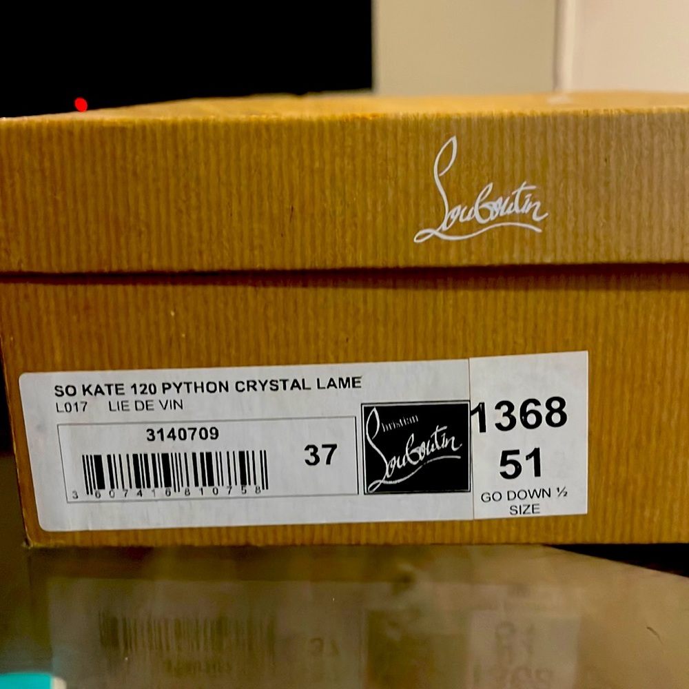 So Kate 120 pythons crystal lame  size 37